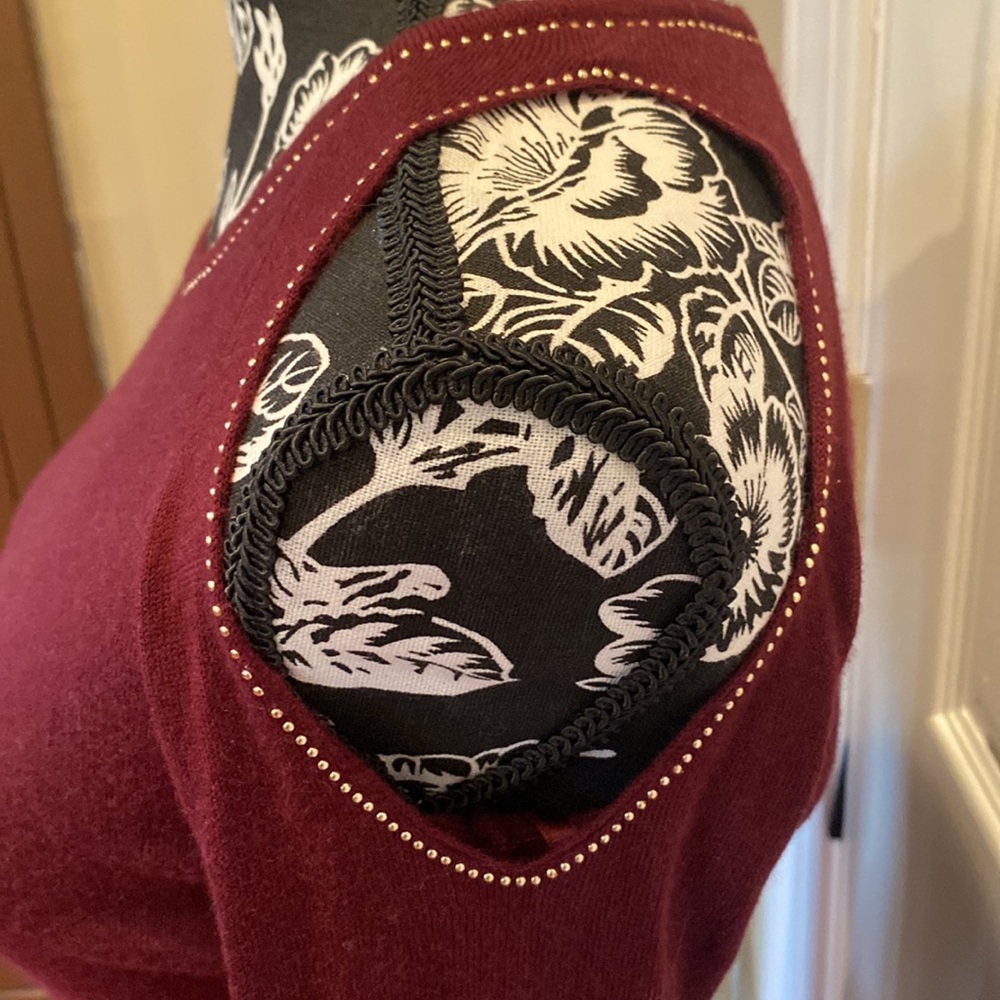 WHBM Open shoulder lightweight sweater - Picture 2 of 5
